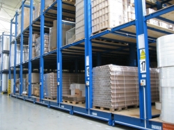 Mobile racking with cantilever racks for goods of various dimensions.